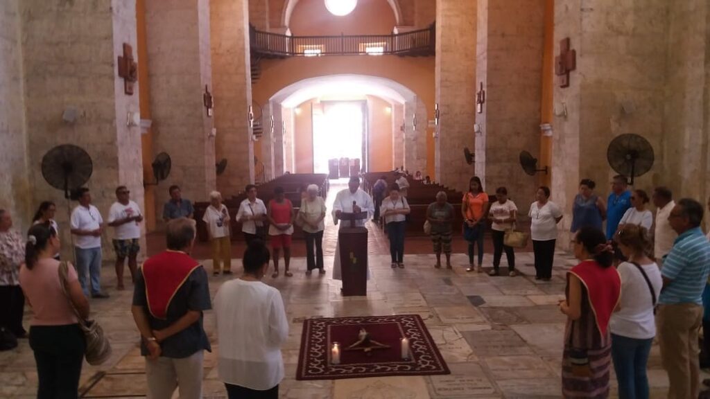 La Iglesia de Cartagena desde su Servicio Pastoral a los migrantes venezolanos desea fortalecer, además de lo que ya vine haciendo en la ayuda humanitaria que se ofrece, la experiencia de Dios de un pueblo en camino que desea celebrar su fe y animar su esperanza. 
El Papa Francisco de manera reiterativa nos ha hecho el llamado a ser una Iglesia sin fronteras, un solo pueblo en camino capaz de acoger, de proteger, de promover y de integrar. 